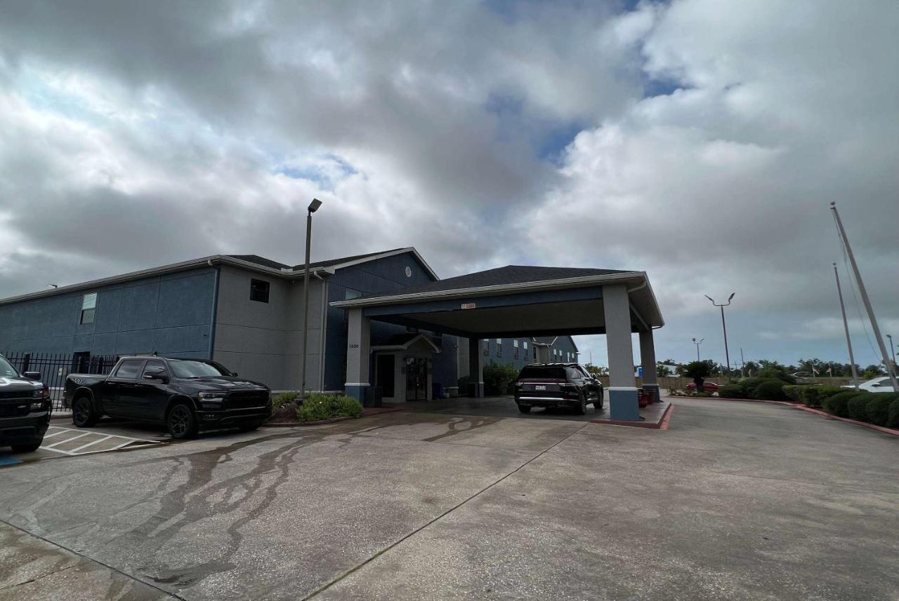 Super 8 By Wyndham Lake Charles/Sulphur Exterior foto